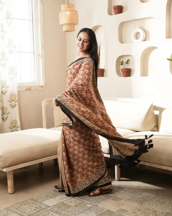 Black_Cotton_Dual_Print_Mul_Saree_For_Women